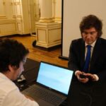 El Gobierno presentó el nuevo DNI electrónico y renovó el pasaporte argentino